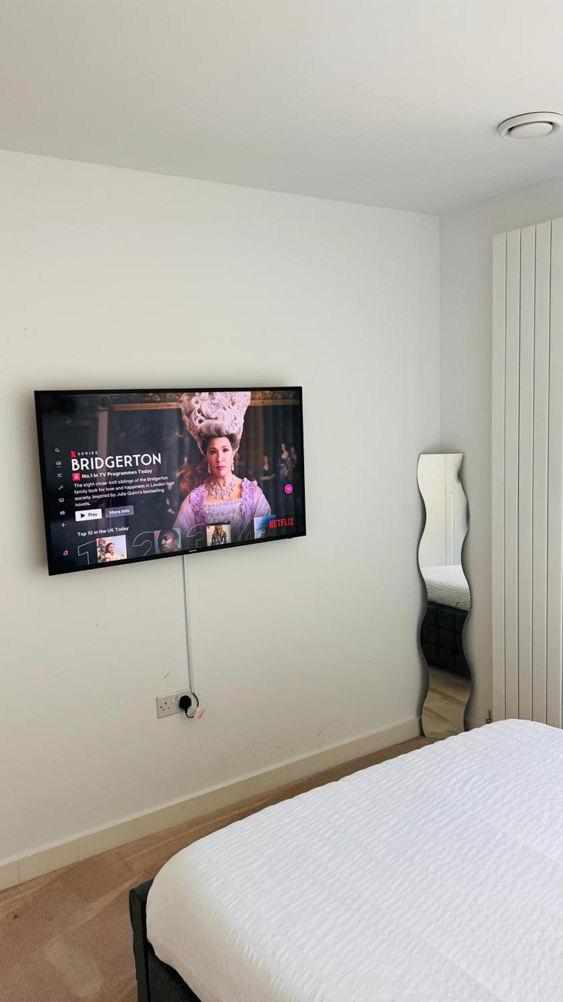 Lush Living - Double Room With Private Bathroom Лондон Экстерьер фото