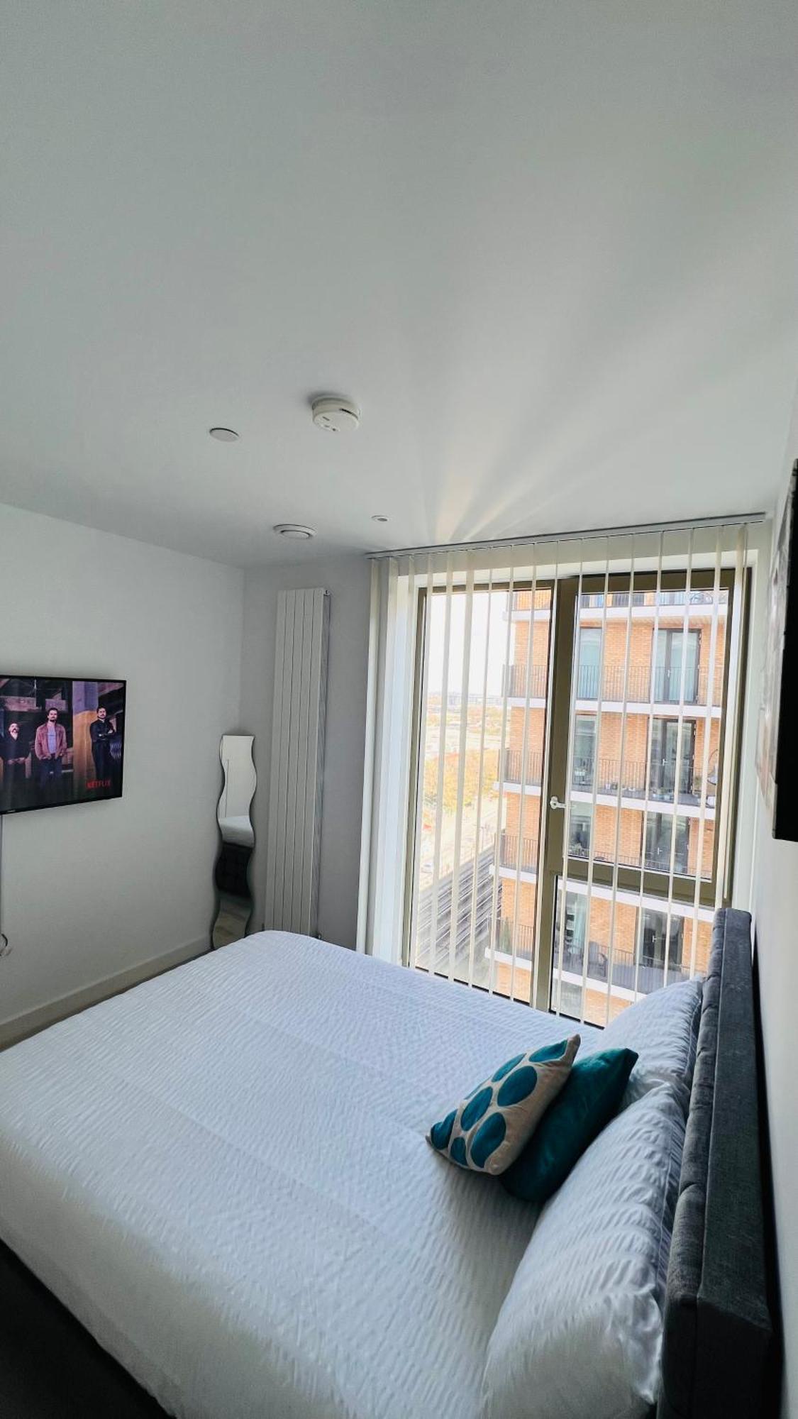 Lush Living - Double Room With Private Bathroom Лондон Экстерьер фото