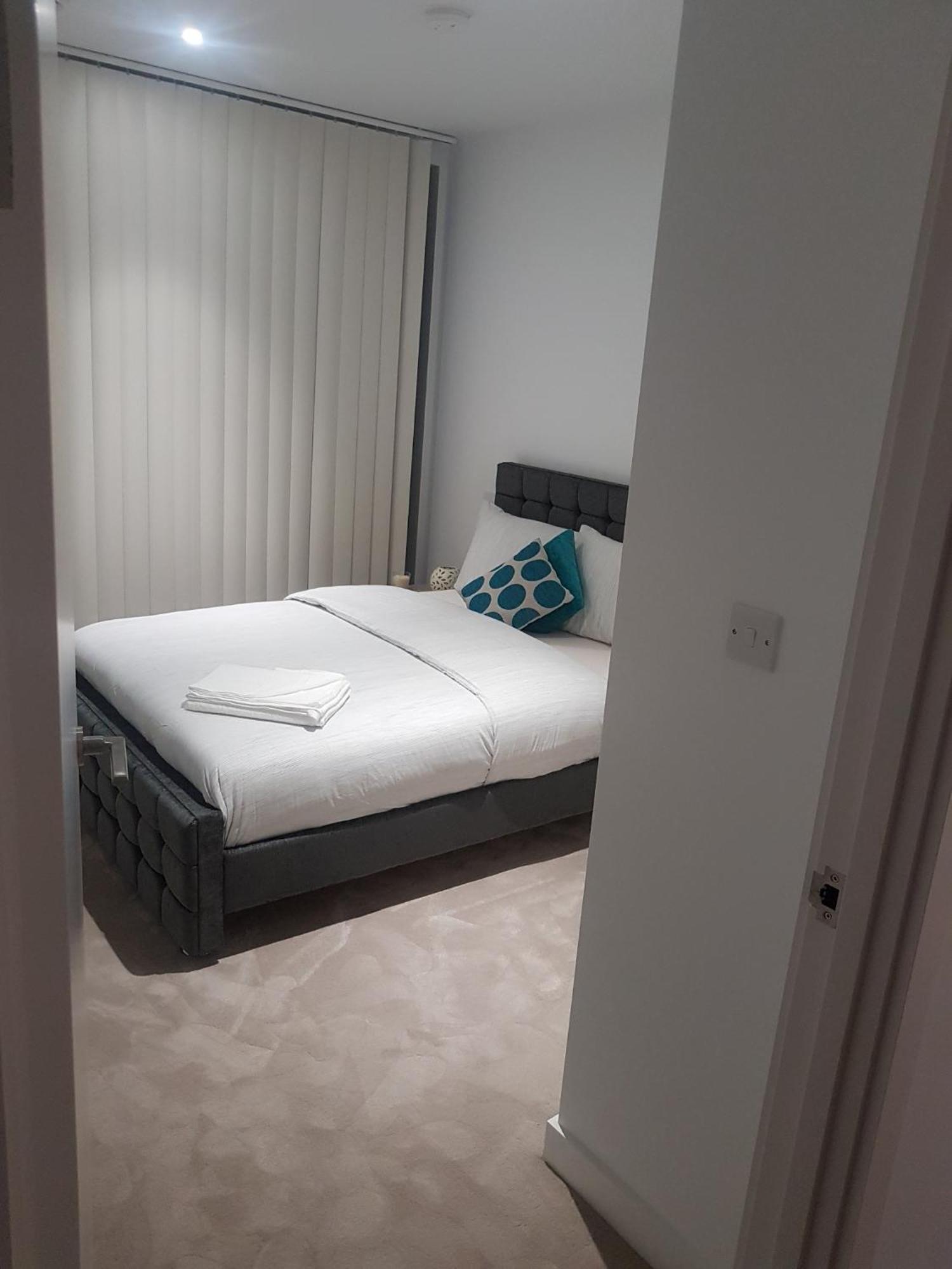 Lush Living - Double Room With Private Bathroom Лондон Экстерьер фото