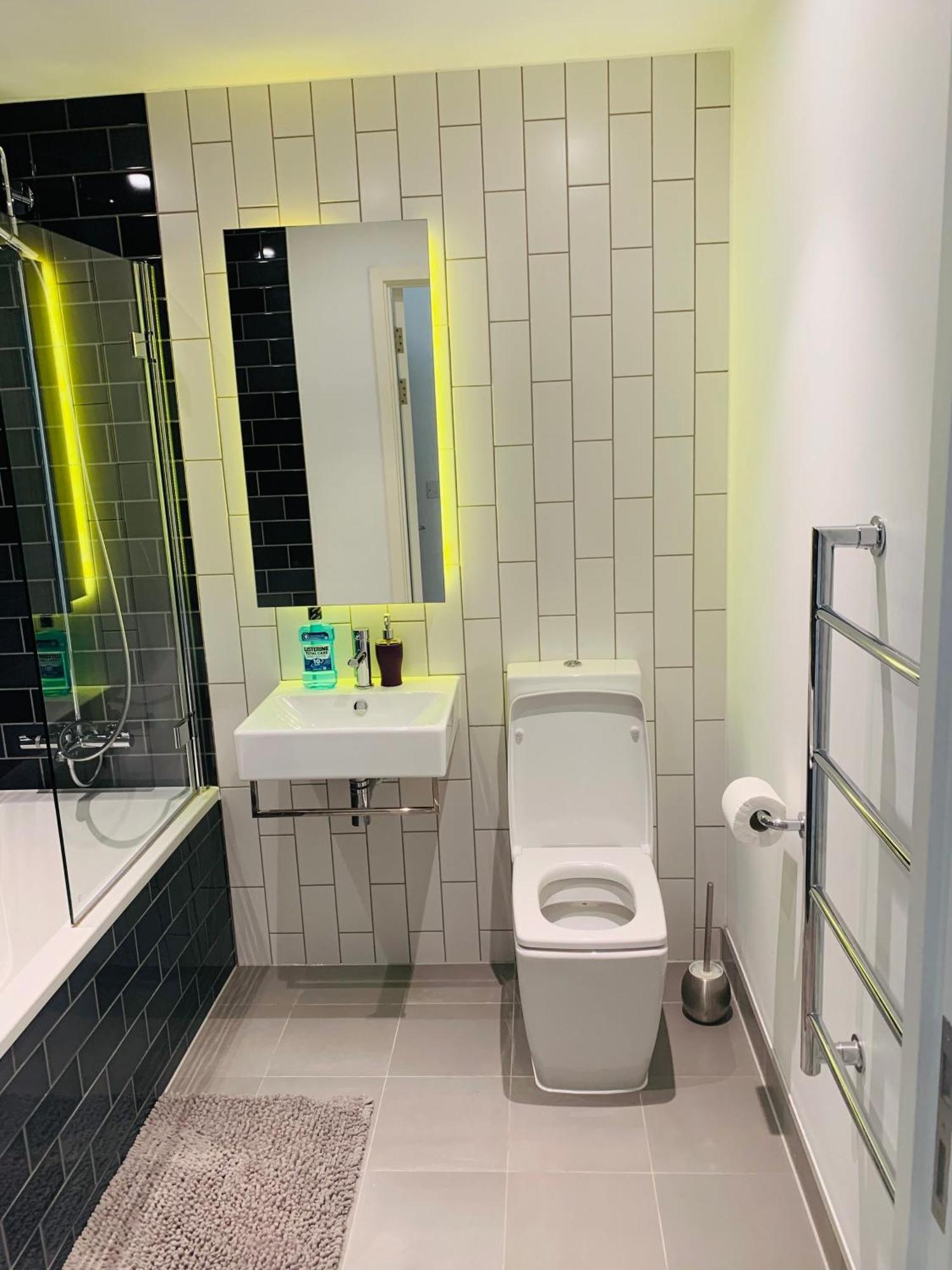 Lush Living - Double Room With Private Bathroom Лондон Экстерьер фото
